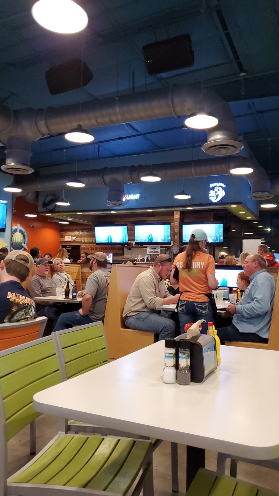 Island Wing Company | restaurant | 29740 Urgent Care Dr, Daphne, AL 36526, USA | 2516253042 OR +1 251-625-3042