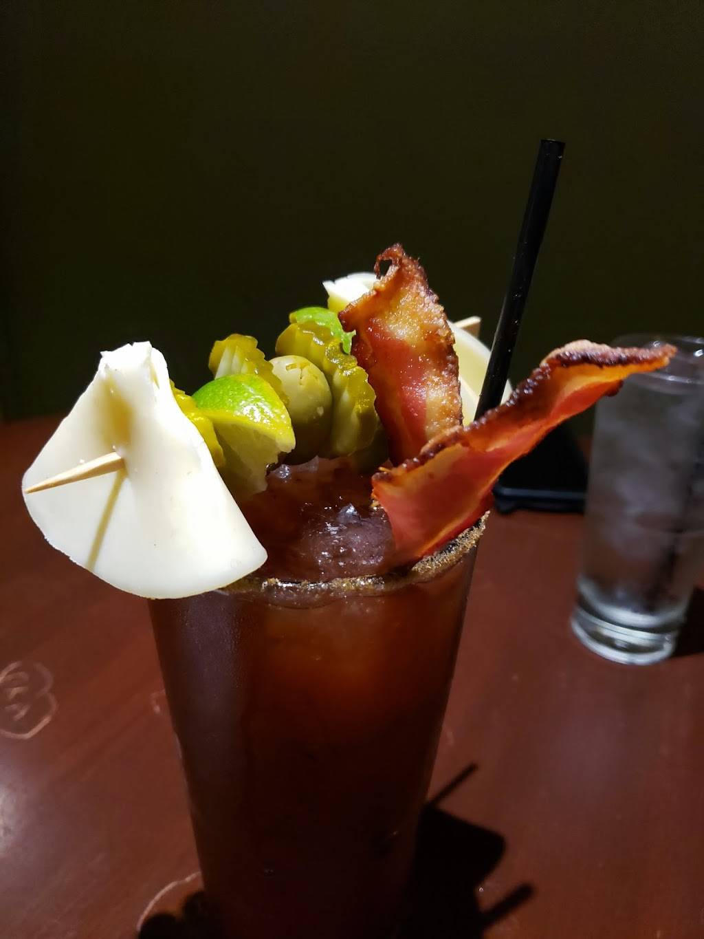 Bar Louie - North East Mall | night club | 1101 Melbourne Rd #6600, Hurst, TX 76053, USA | 8175370440 OR +1 817-537-0440