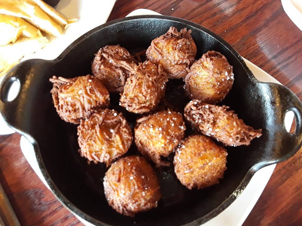 The Whiskey Biscuit | restaurant | 3299 S Broadway, Englewood, CO 80113, USA | 3033863334 OR +1 303-386-3334