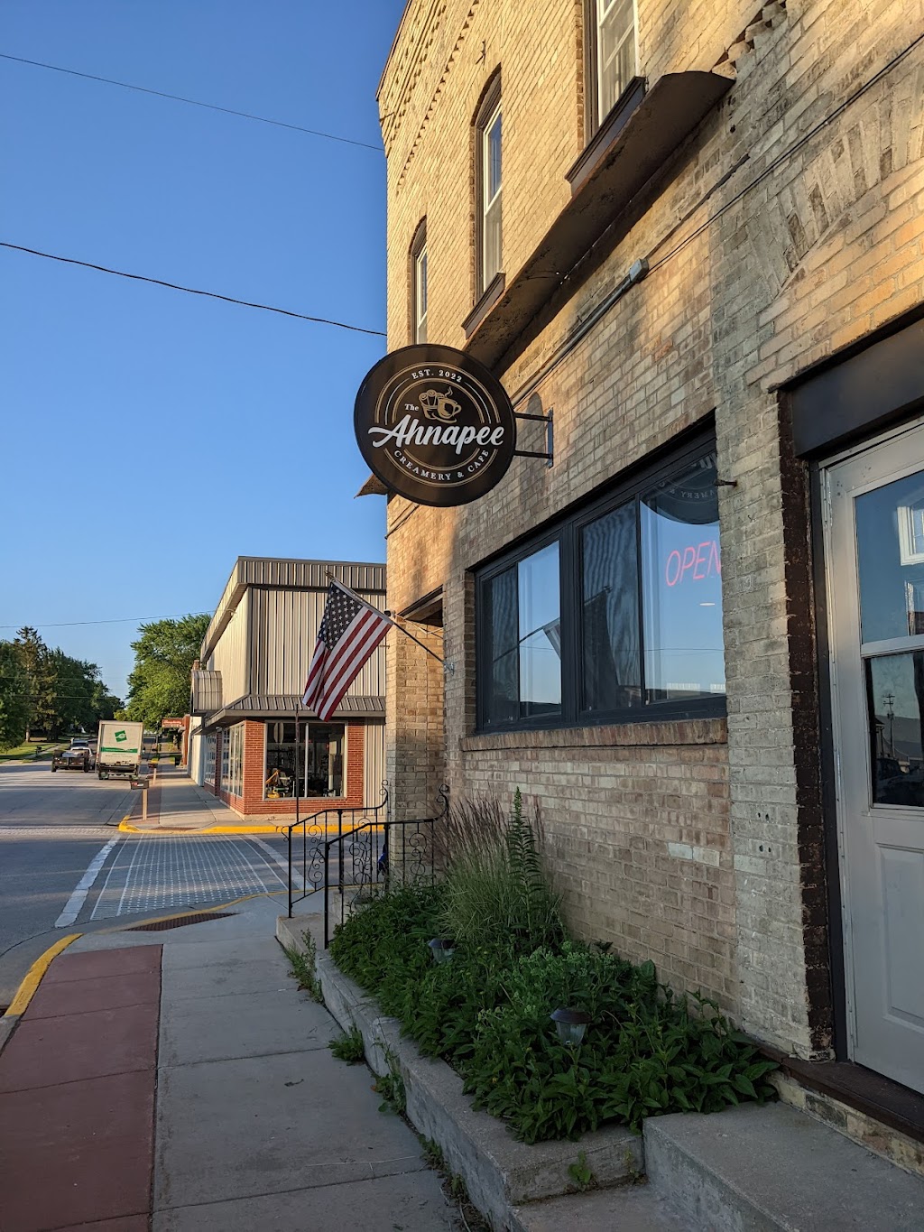 The Ahnapee Creamery & Cafe | cafe | 831 Main St, Luxemburg, WI 54217, USA | 9208950025 OR +1 920-895-0025