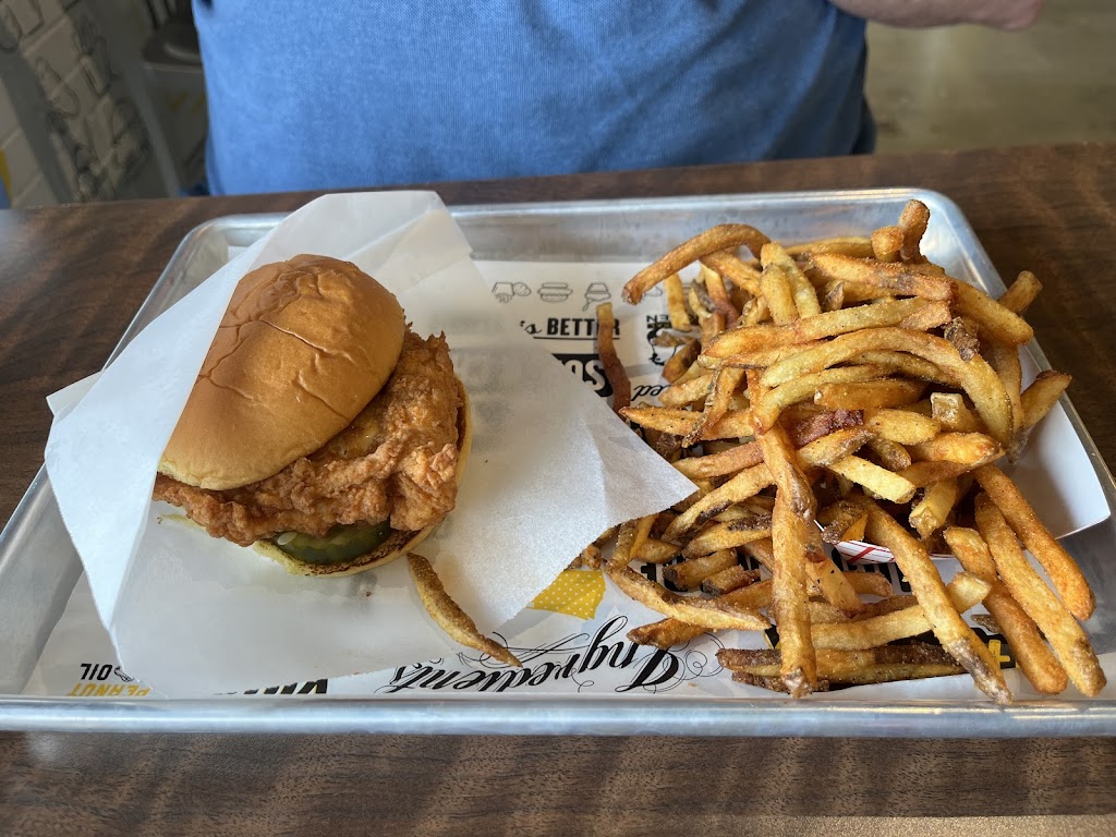 Super Chix - Greystone | restaurant | 5357 US-280 suite 102, Birmingham, AL 35242, USA | 2052385174 OR +1 205-238-5174