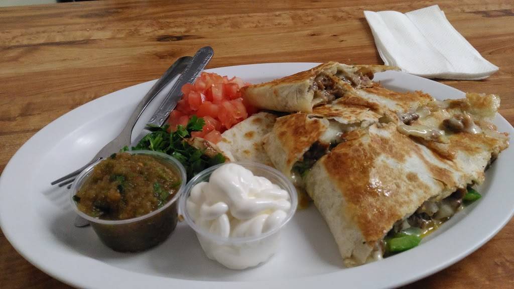 Marthas Kitchen | restaurant | 507 East 4th St, Los Angeles, CA 90013, USA | 2136258341 OR +1 213-625-8341