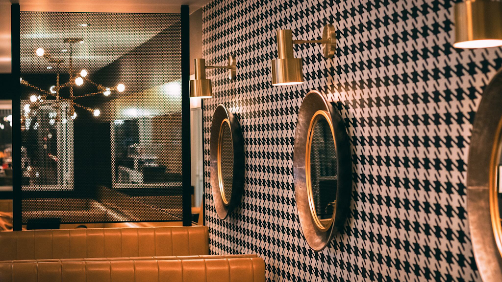 Le Grill Express | restaurant | 2221 Boulevard des Récollets, Trois-Rivières, QC G8Z 3X6, Canada | 8193723000 OR +1 819-372-3000