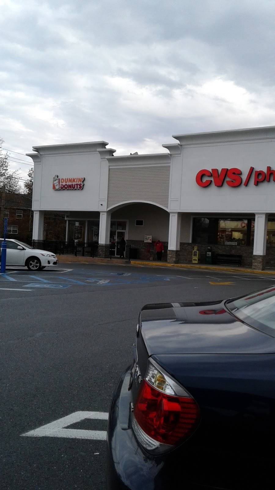 Dunkin | bakery | 53 Linden St, Waltham, MA 02452, USA | 7818997742 OR +1 781-899-7742