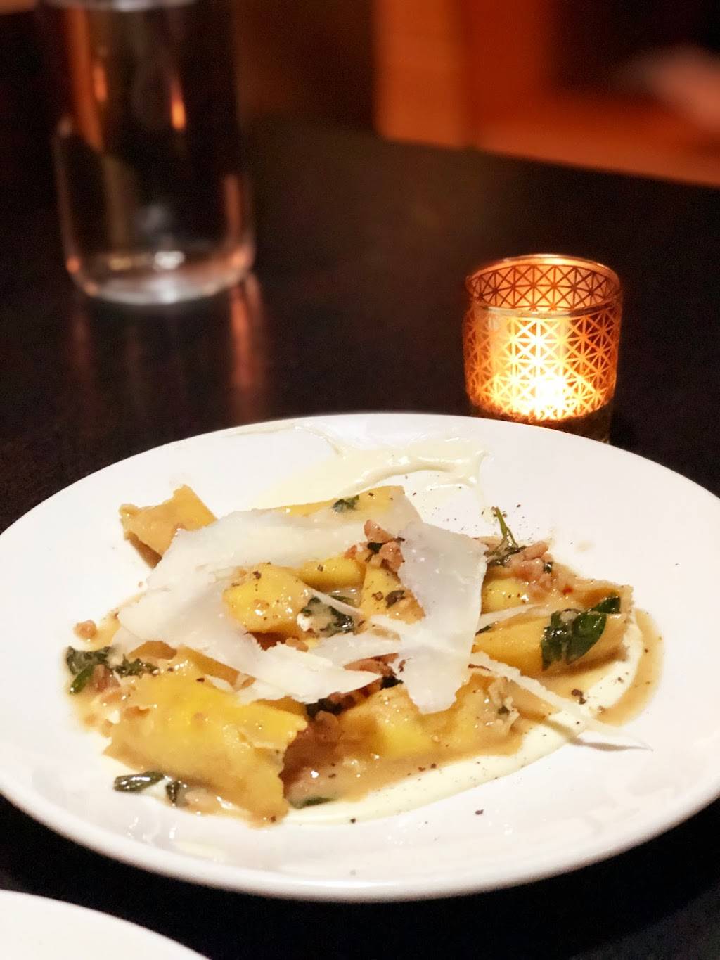 Le Messe | restaurant | 1903 Yale Pl E, Seattle, WA 98102, USA | 2064026106 OR +1 206-402-6106