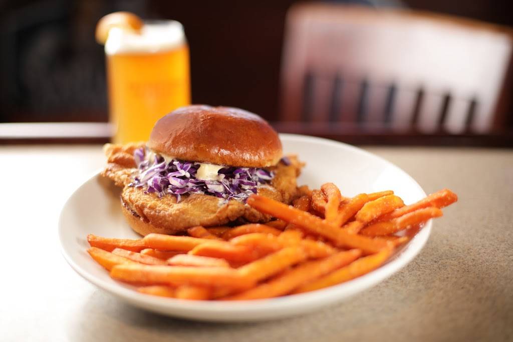 Grindstone Charleys | restaurant | 5822 Crawfordsville Rd, Indianapolis, IN 46224, USA | 3174811870 OR +1 317-481-1870