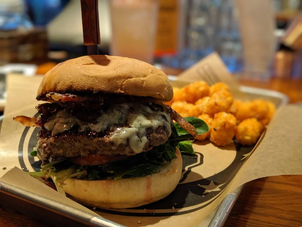 THE GIT OUT BAR AND KITCHEN | restaurant | 4930 S Congress Ave C-304, Austin, TX 78745, USA | 5123557470 OR +1 512-355-7470