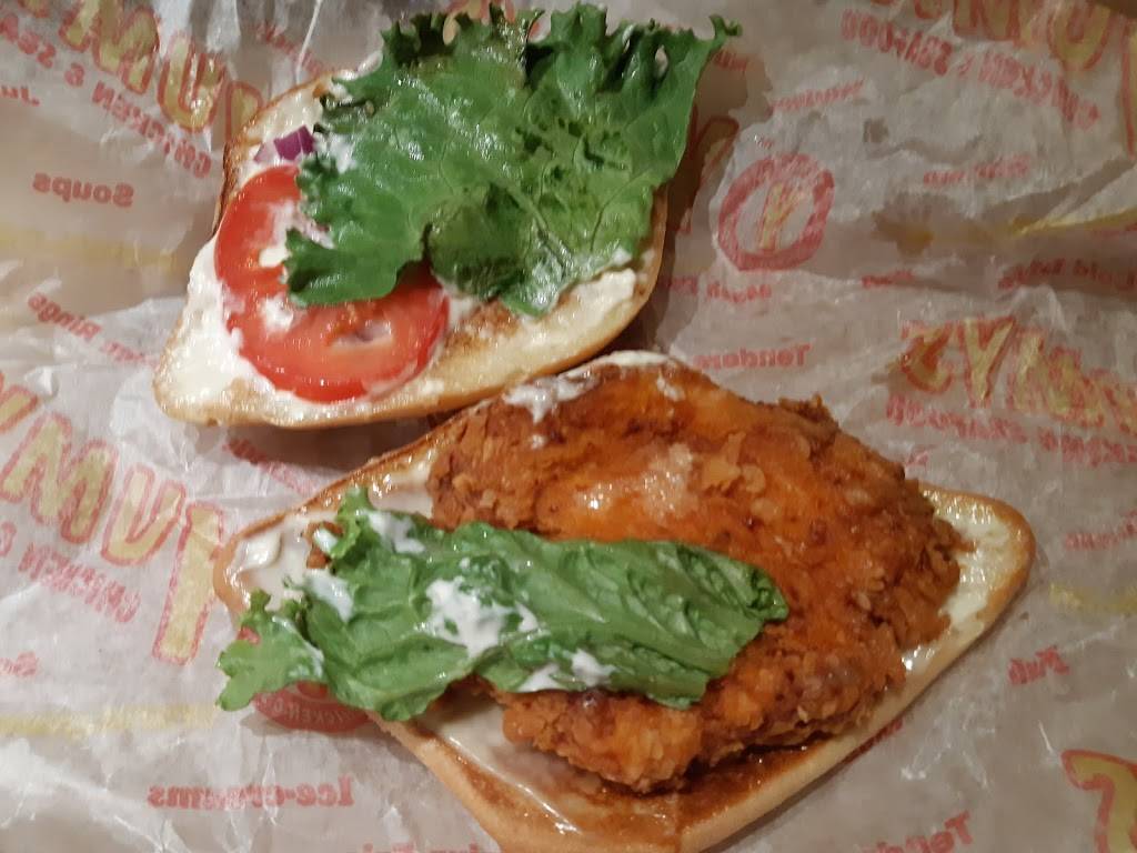 Yumys Chicken and Seafood | meal takeaway | 3085 Hurontario St #11b, Mississauga, ON L5B 1N7, Canada | 9052791222 OR +1 905-279-1222