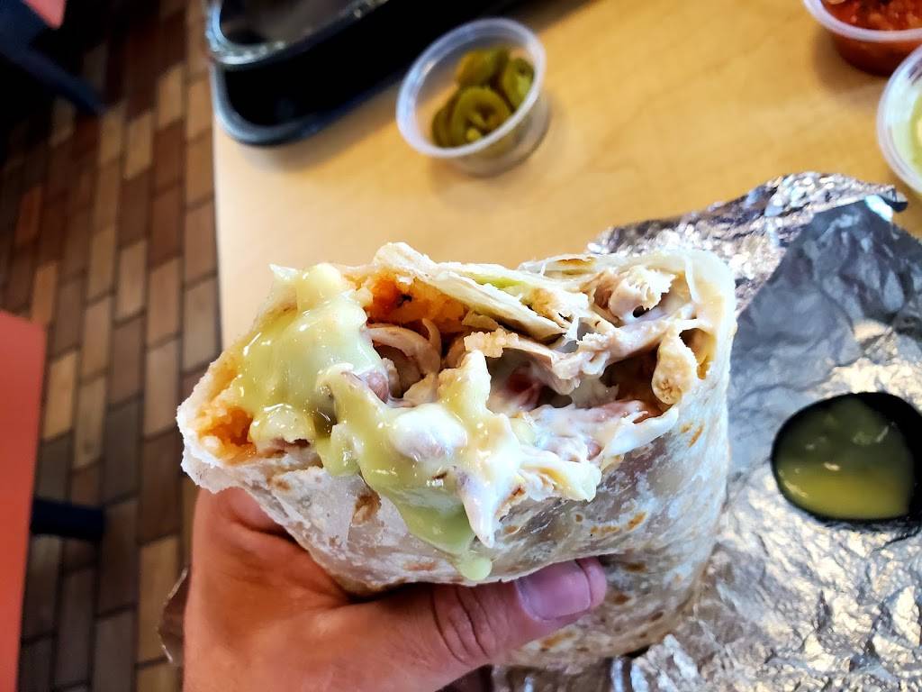 Chickenuevo | restaurant | 4299 W Ina Rd, Tucson, AZ 85741, USA | 5207442228 OR +1 520-744-2228