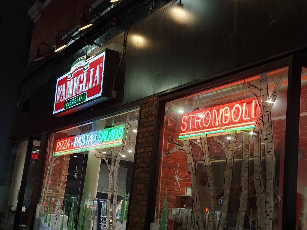 Famous Famiglia | restaurant | 1248 Lexington Ave #2012, New York, NY 10028, USA | 2127377777 OR +1 212-737-7777