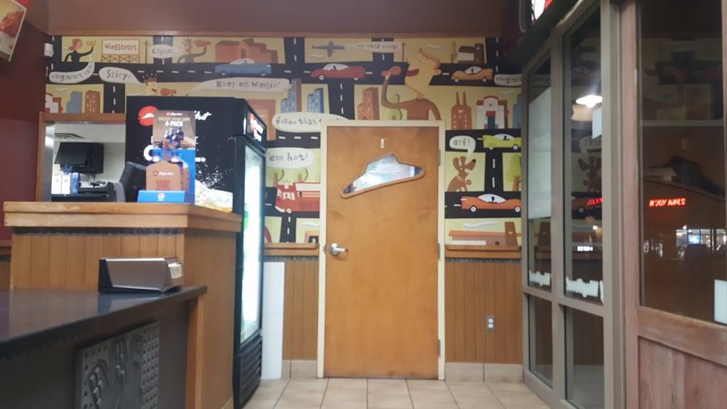 Pizza Hut | restaurant | 4970 S Gilbert Rd, Chandler, AZ 85249, USA | 4808837815 OR +1 480-883-7815