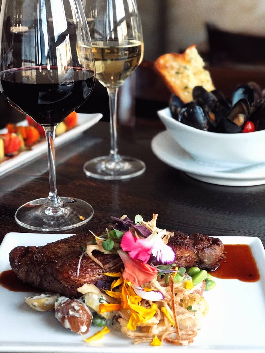 Darrens Restaurant + Bar | restaurant | 1141 Manhattan Ave, Manhattan Beach, CA 90266, USA | 3108021973 OR +1 310-802-1973