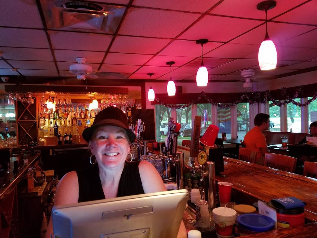 Meadows Village Pub | restaurant | 5013 Ringwood Meadow, Sarasota, FL 34235, USA | 9413425050 OR +1 941-342-5050