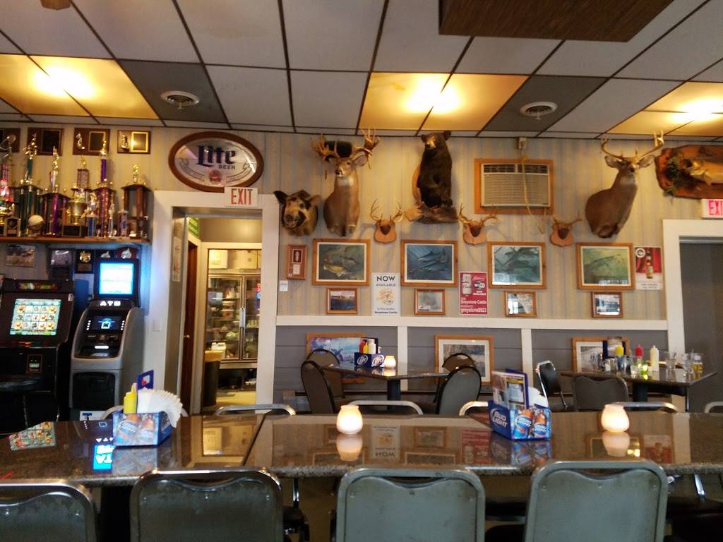 Greystone Castle | restaurant | 8 N Madison Ave, Sturgeon Bay, WI 54235, USA | 9207439923 OR +1 920-743-9923