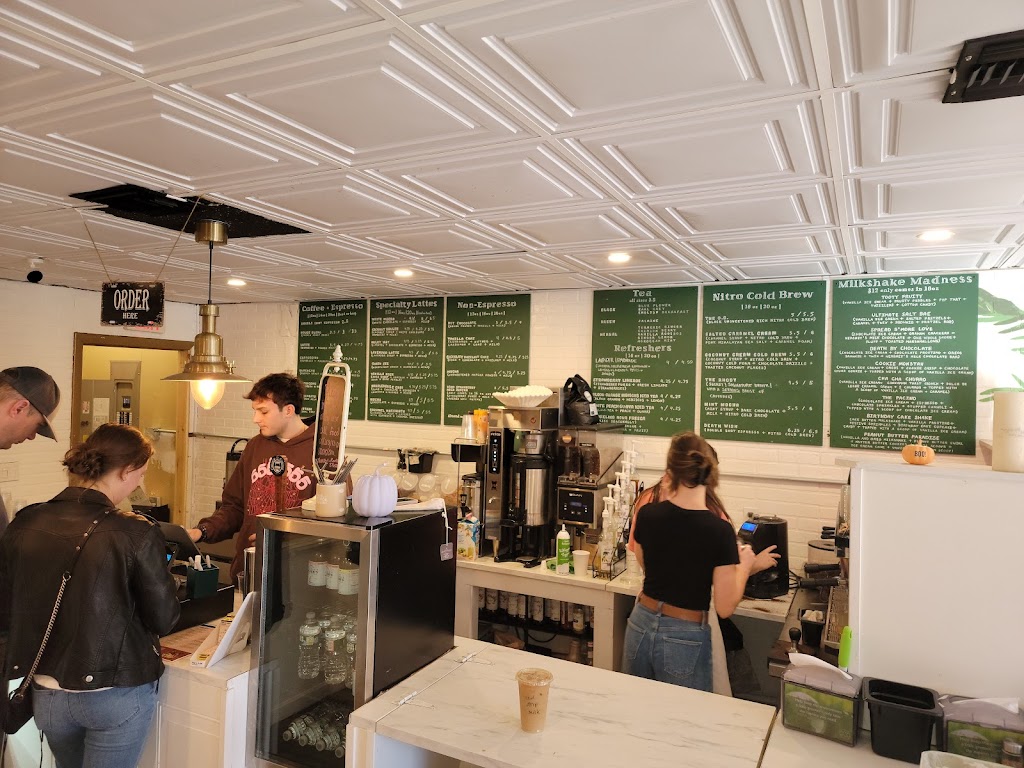 Kaffeology | cafe | 359 Thames St, Newport, RI 02840, USA | 4013245151 OR +1 401-324-5151