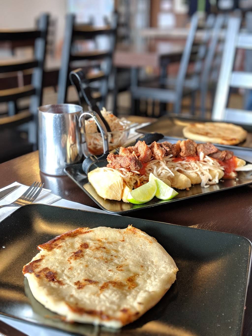 Restaurant La Guanaquita | restaurant | 1659 Av Dollard, LaSalle, QC H8N 1T7, Canada | 5144192266 OR +1 514-419-2266