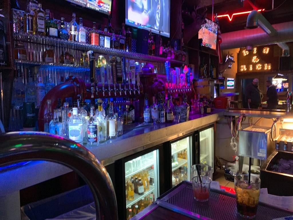 Gippers | night club | 8455 E Pine Bluff Rd, Coal City, IL 60416, USA | 8159428135 OR +1 815-942-8135