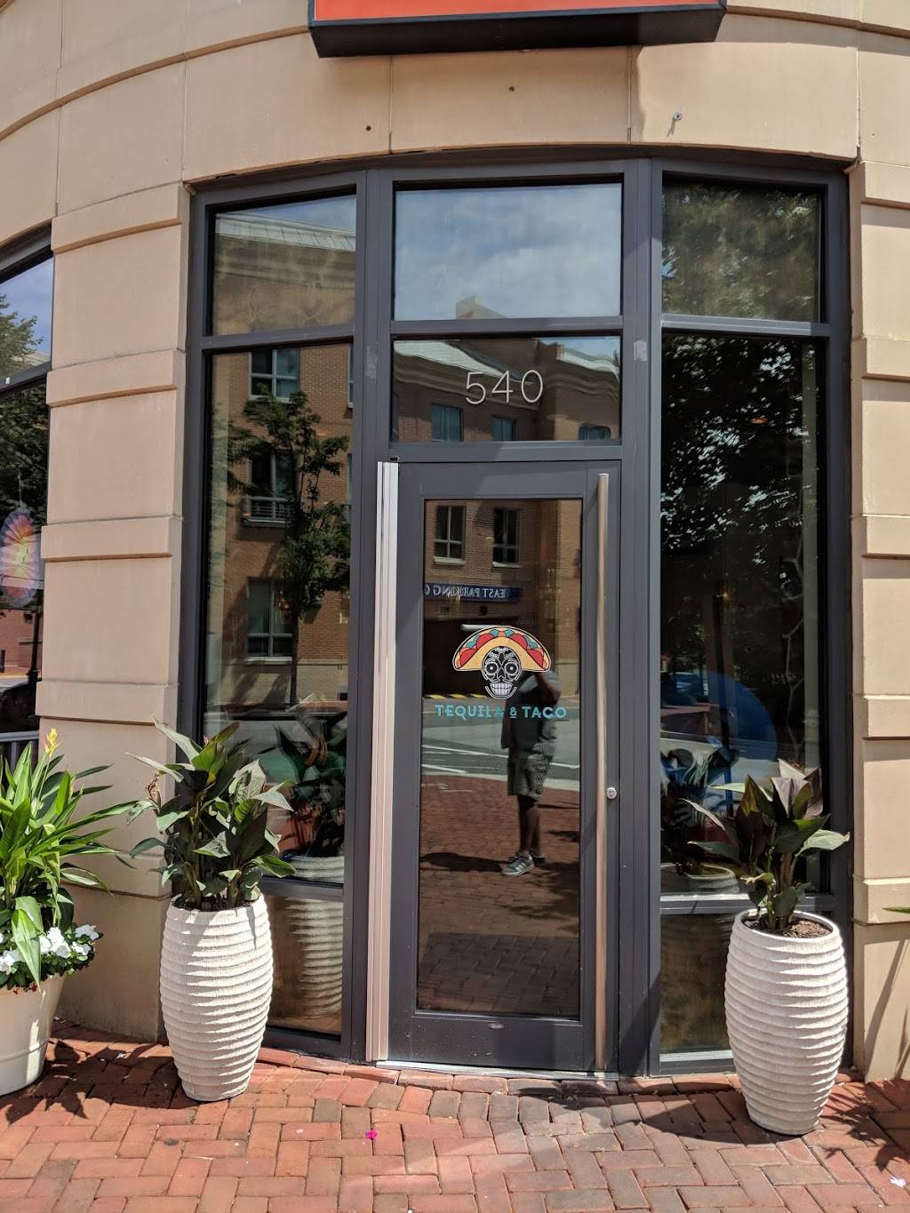 Tequila & Taco | restaurant | 540 John Carlyle St, Alexandria, VA 22314, USA | 7037213203 OR +1 703-721-3203