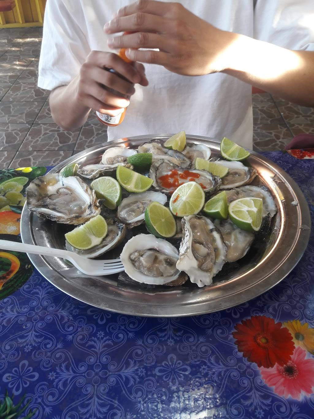 Ostioneria Colima #2 | restaurant | 434 N Alvarado St, Los Angeles, CA 90026, USA | 3236177889 OR +1 323-617-7889