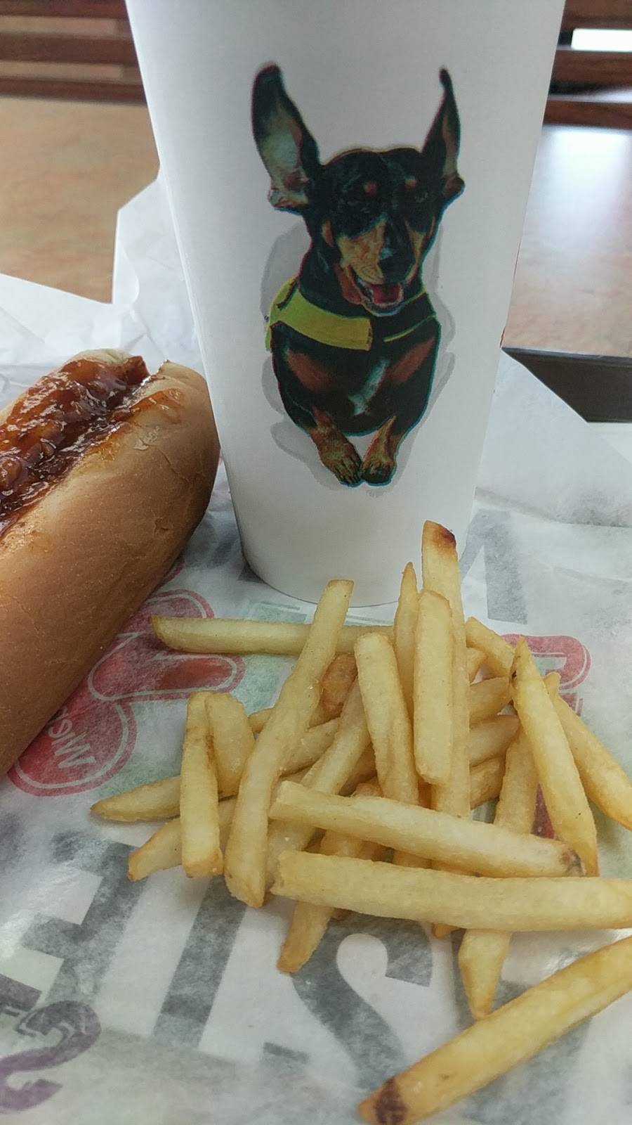 Wienerschnitzel | restaurant | 9419 Central Ave, Montclair, CA 91763, USA | 9096269042 OR +1 909-626-9042