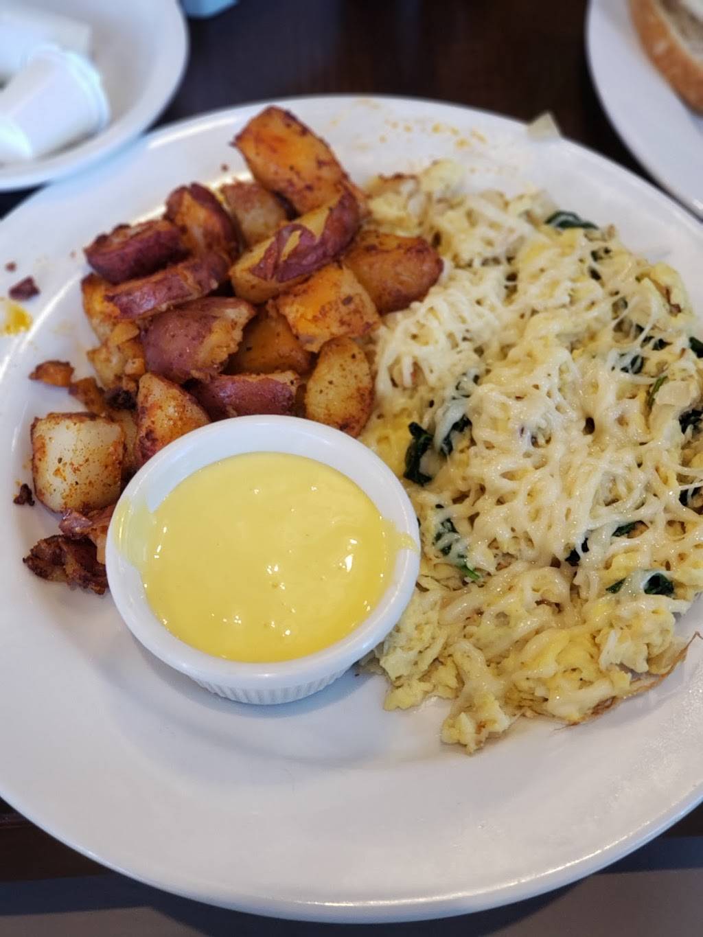 Famous Toastery Ayrsley | restaurant | 2127 Ayrsley Town Blvd, Charlotte, NC 28273, USA | 9808195002 OR +1 980-819-5002