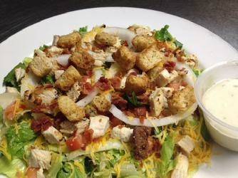 Suzys Bar & Grill | restaurant | 4353 Tuma Rd, Yorkville, IL 60560, USA | 6305536500 OR +1 630-553-6500