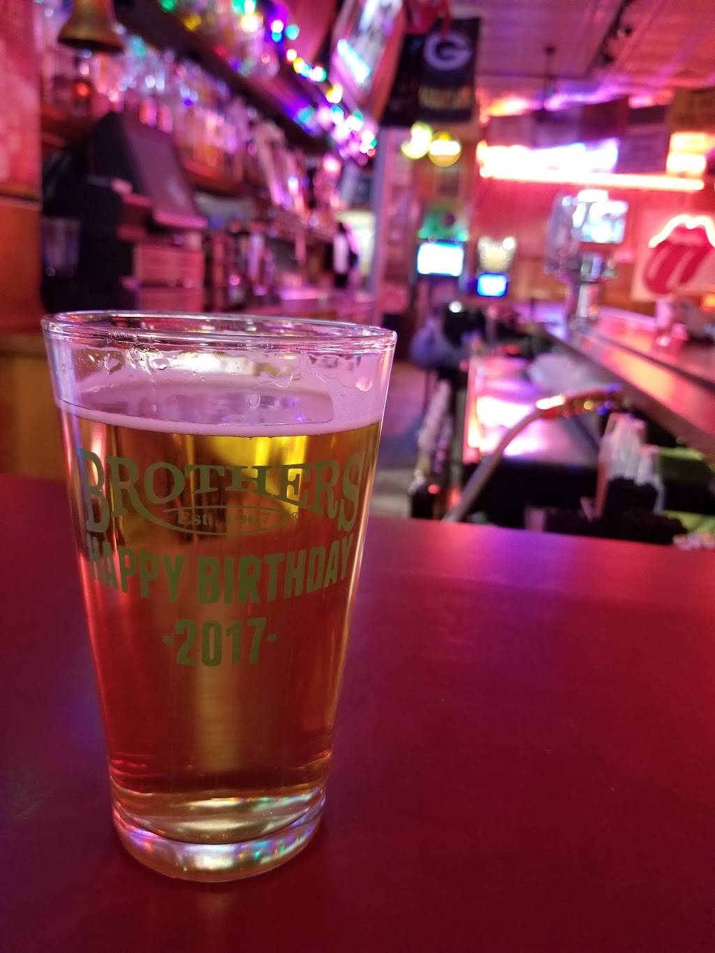 Brothers | restaurant | 306 Pearl St, La Crosse, WI 54601, USA | 6087840522 OR +1 608-784-0522