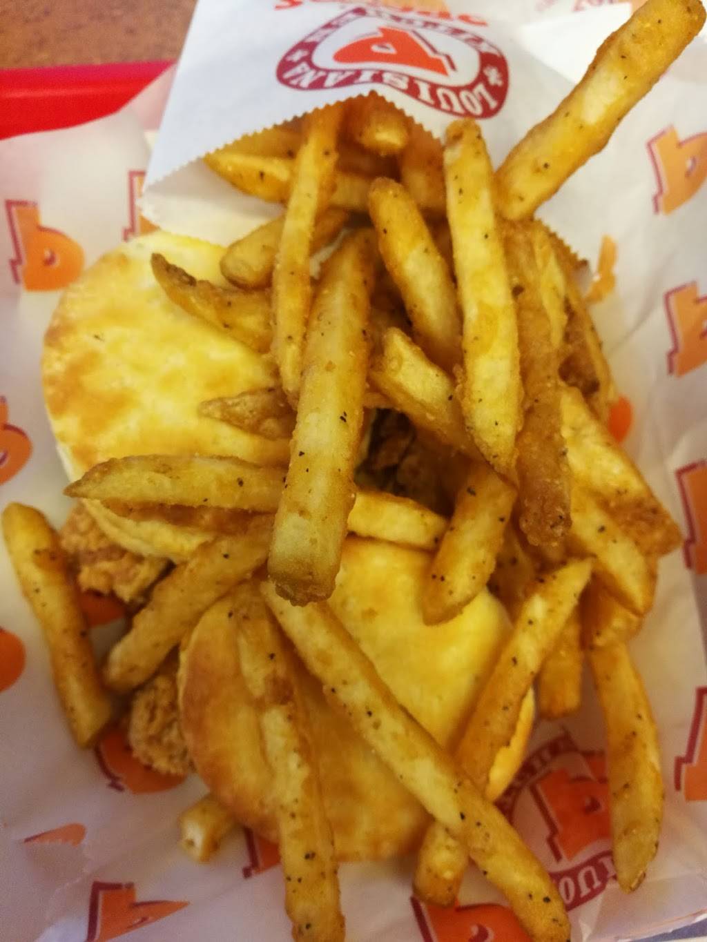 Popeyes Louisiana Kitchen | restaurant | 4866 N Milwaukee Ave, Chicago, IL 60630, USA | 7736854013 OR +1 773-685-4013