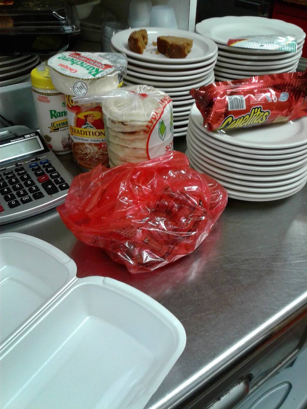 Domenicks Pizza House | restaurant | 24209 N Avalon Blvd, Carson, CA 90745, USA | 3108348990 OR +1 310-834-8990