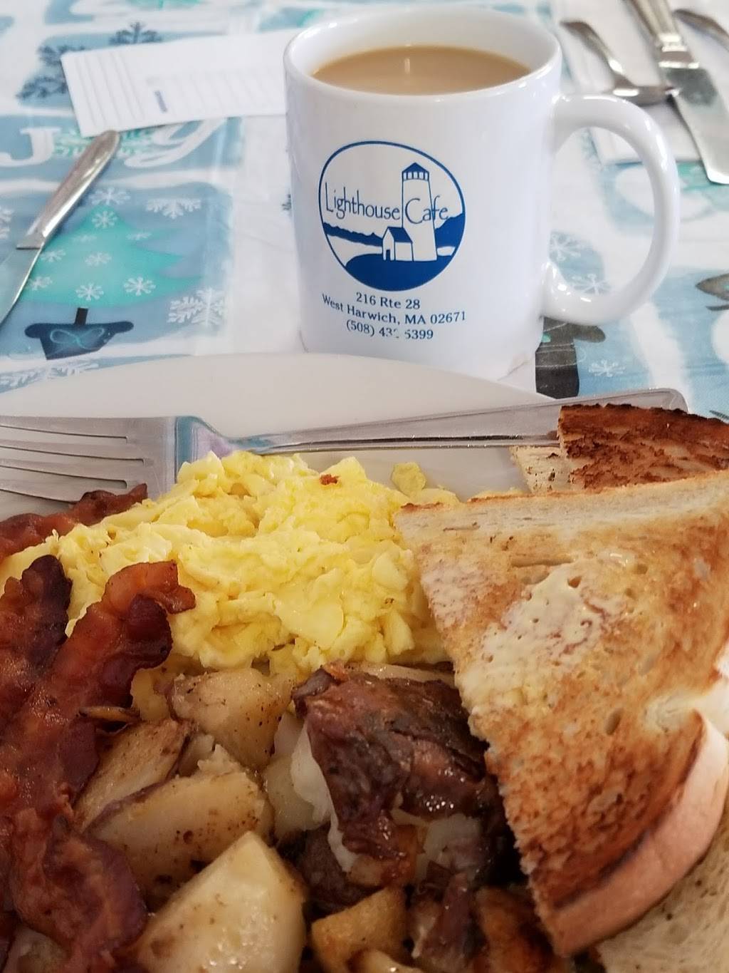 Lighthouse Cafe | cafe | 216 MA-28, West Harwich, MA 02671, USA | 5084325399 OR +1 508-432-5399