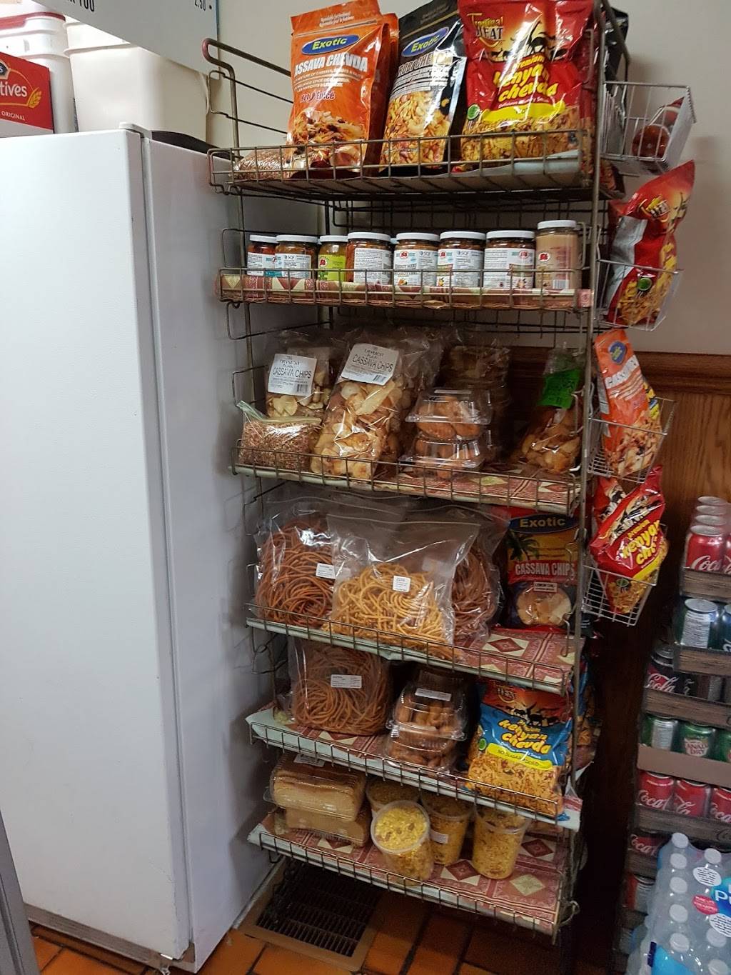 RajKapuri Paan & Snacks | restaurant | 377 Donlands Ave, East York, ON M4J 3S1, Canada | 4164256685 OR +1 416-425-6685