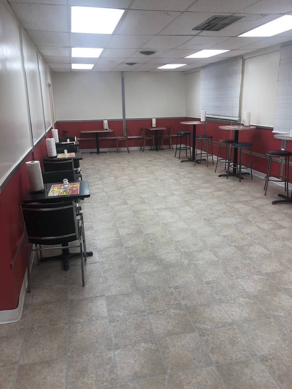 Anderson Fish Chicken & Gyro | restaurant | 730 W 53rd St, Anderson, IN 46013, USA | 7654005580 OR +1 765-400-5580