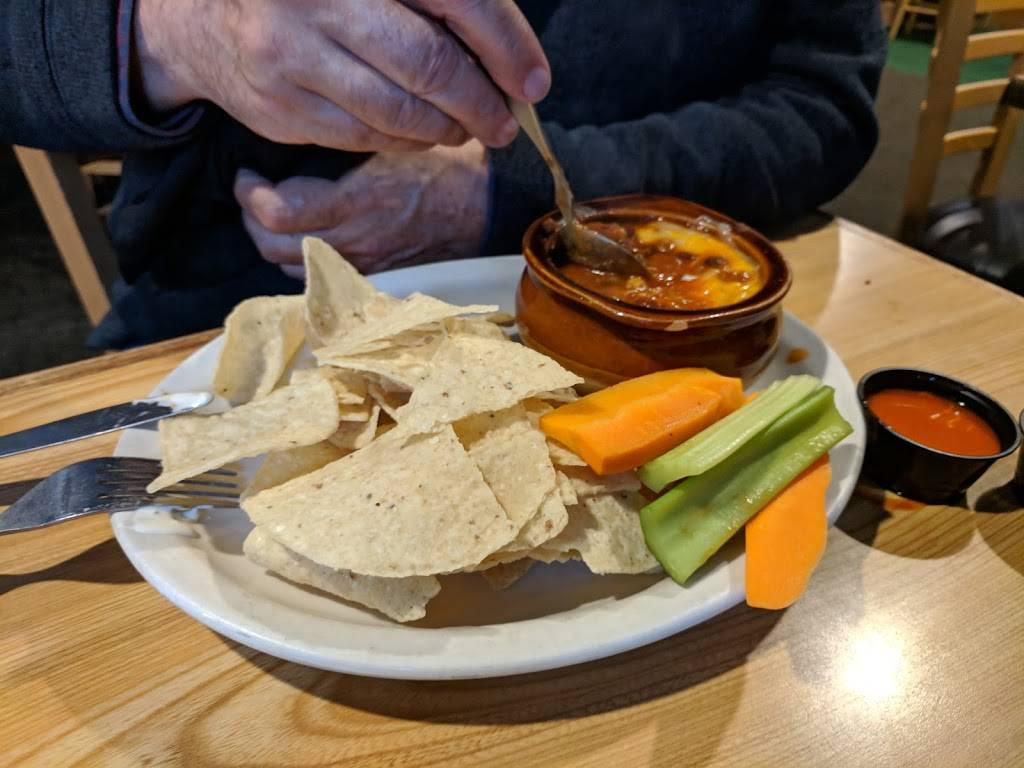 CJs & Brittanys Sports Bar and Restaurant | restaurant | 11 Pollard Rd, Lincoln, NH 03251, USA | 6037454899 OR +1 603-745-4899