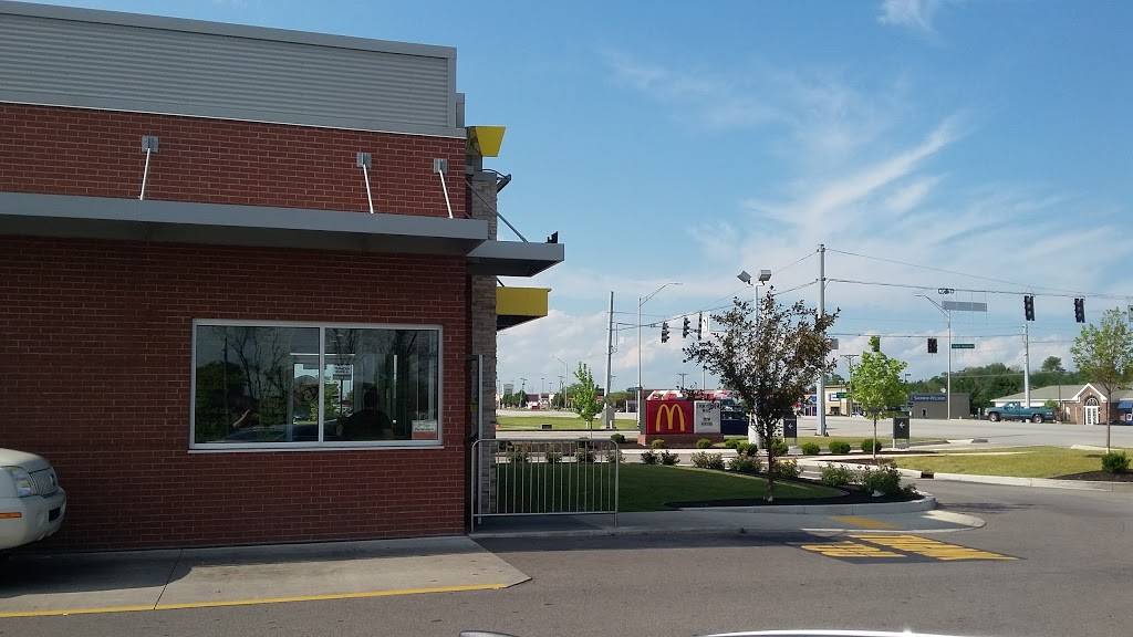 McDonalds | cafe | 1490 N State St, Greenfield, IN 46140, USA | 3174629618 OR +1 317-462-9618