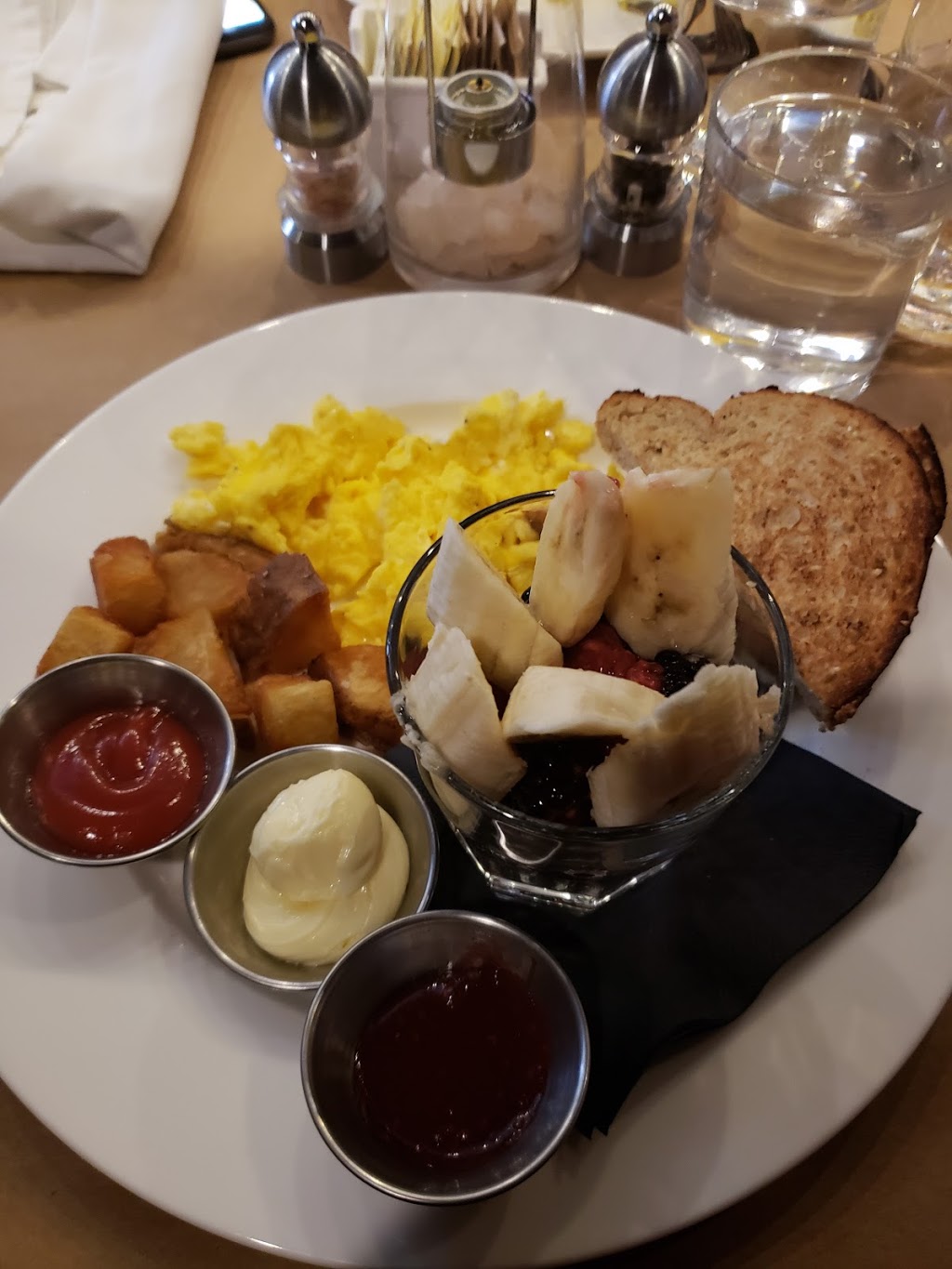 Sea Salt | restaurant | 209 Indian Lake Blvd Suite 100, Hendersonville, TN 37075, USA | 6158912221 OR +1 615-891-2221