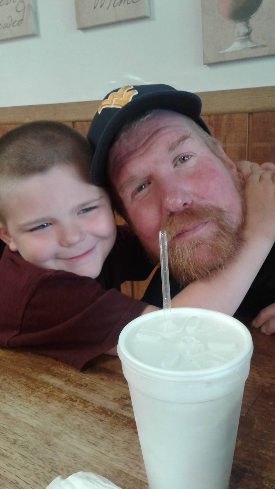 Grandma Jeans Country Kitchen | restaurant | 451 Dunkard Ave, Westover, WV 26501, USA | 3042125184 OR +1 304-212-5184