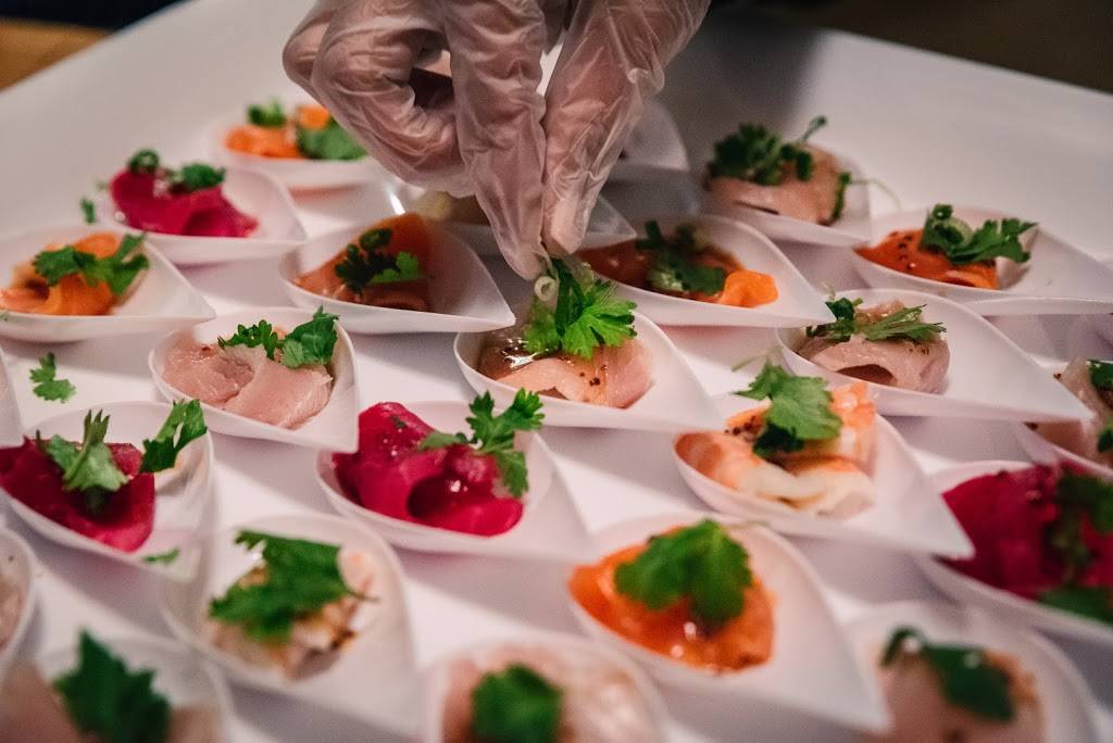 Hooked on Sushi | restaurant | 4750 Bryant Irvin Rd Unit 842, Fort Worth, TX 76132, USA | 8173700685 OR +1 817-370-0685