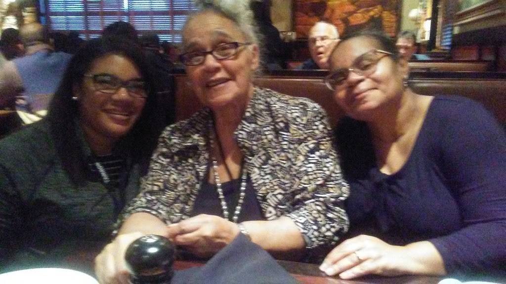 Georgios Oven Fresh Pizza Co | restaurant | 15867 Lakeshore Blvd, Cleveland, OH 44110, USA | 2164040300 OR +1 216-404-0300