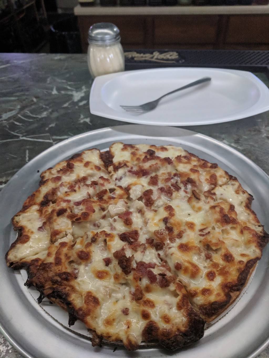 Crickets | restaurant | 518 W Main St, Newburgh, IN 47630, USA | 8128582782 OR +1 812-858-2782