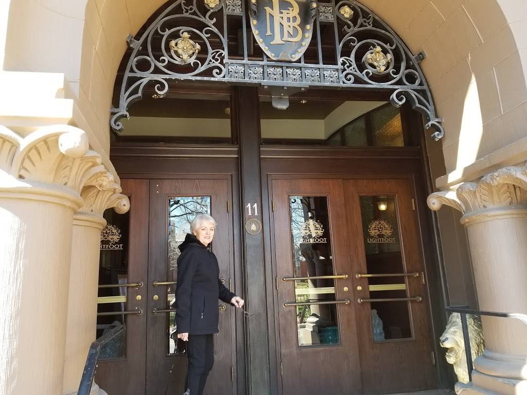 Lightfoot Restaurant | restaurant | 2819, 11 N King St, Leesburg, VA 20176, USA | 7037712233 OR +1 703-771-2233