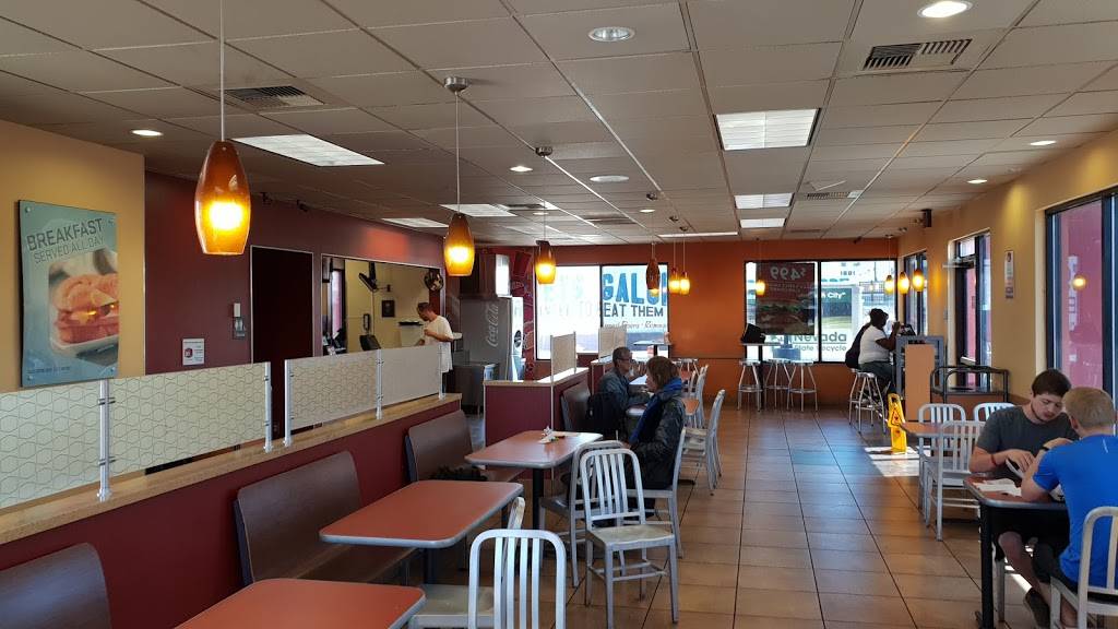 Jack in the Box | restaurant | 1591 S Main St, Las Vegas, NV 89104, USA | 7023836908 OR +1 702-383-6908