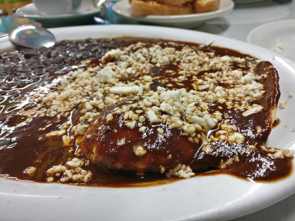 Lindo Oaxaca | restaurant | 322 E Washington Blvd, Los Angeles, CA 90015, USA | 2137498723 OR +1 213-749-8723