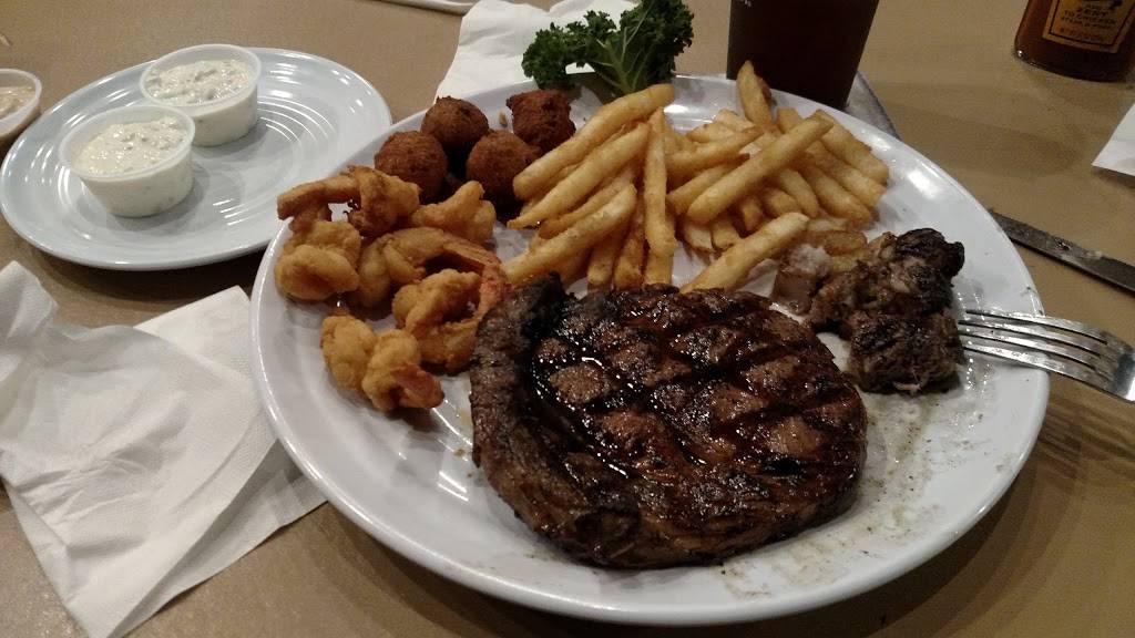 Iguanas Seafood Restaurant | restaurant | 303 Mallery St, St Simons, GA 31522, USA | 9126389650 OR +1 912-638-9650