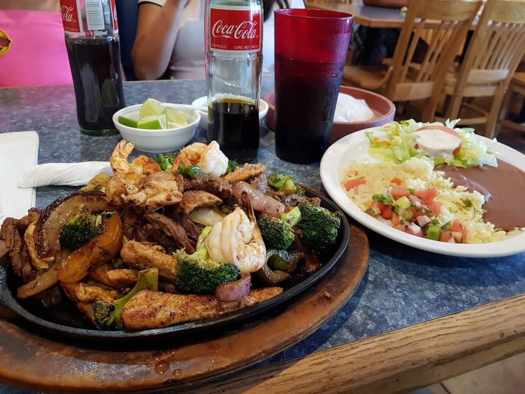 El Pulgarcito De America | restaurant | 4816 Central Ave, Charlotte, NC 28205, USA | 7045636500 OR +1 704-563-6500