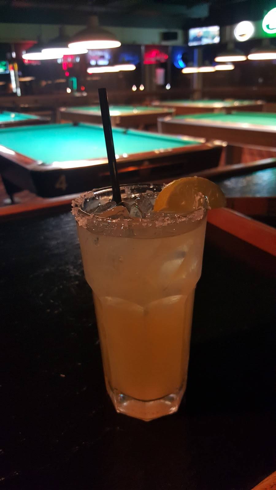 Clicks Billiards | restaurant | 2524 S Semoran Blvd, Orlando, FL 32822, USA | 4072756064 OR +1 407-275-6064