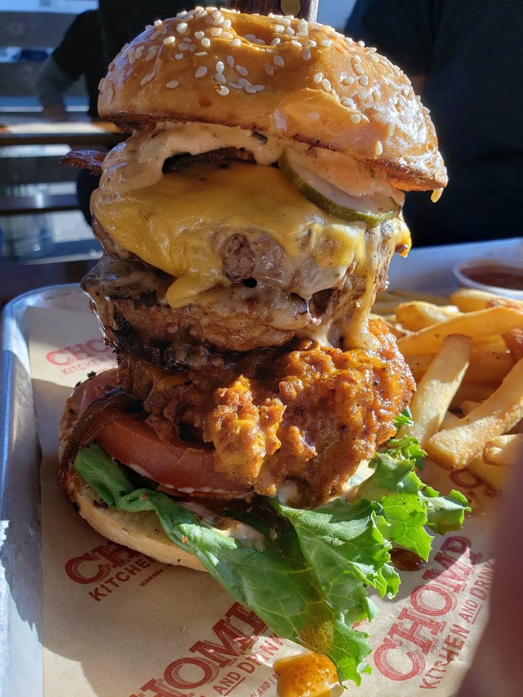 Chomp Kitchen and Drinks | restaurant | 440 Child St, Warren, RI 02885, USA | 4012892324 OR +1 401-289-2324