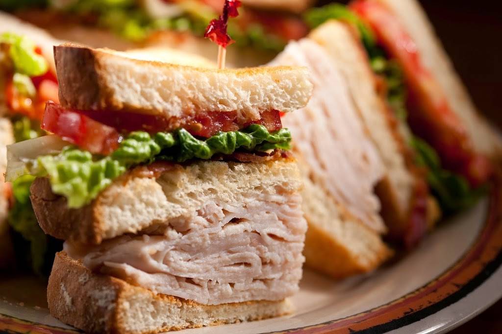 Macados | restaurant | 210 Broad St, Kingsport, TN 37660, USA | 4233901408 OR +1 423-390-1408