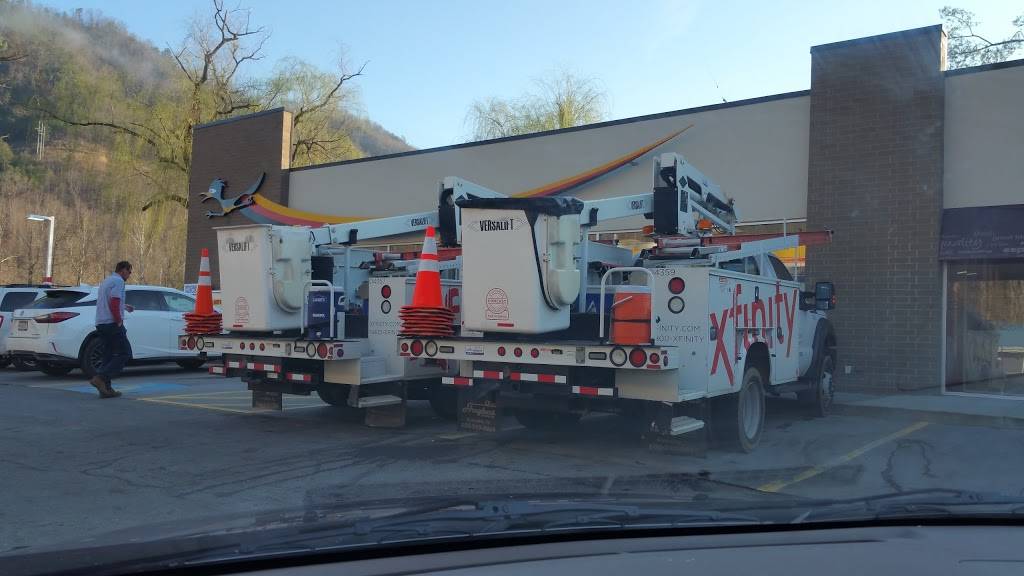 Dunkin | bakery | 4953 US-19E, Hampton, TN 37658, USA | 4237252621 OR +1 423-725-2621