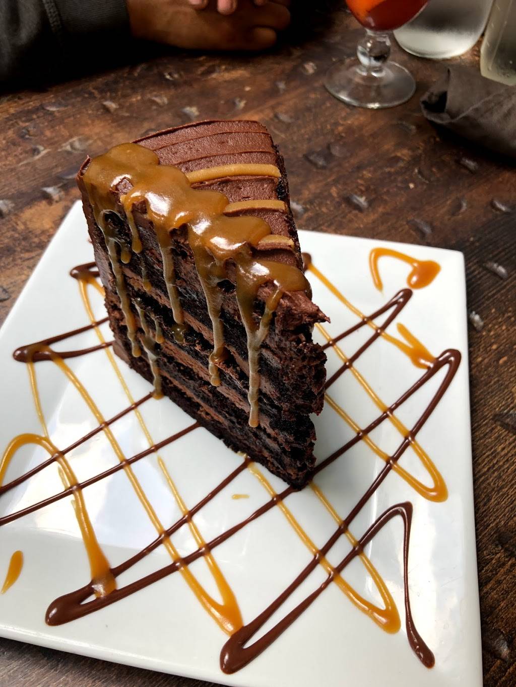 Shyndigz | restaurant | 1903 W Cary St, Richmond, VA 23220, USA | 8049383449 OR +1 804-938-3449