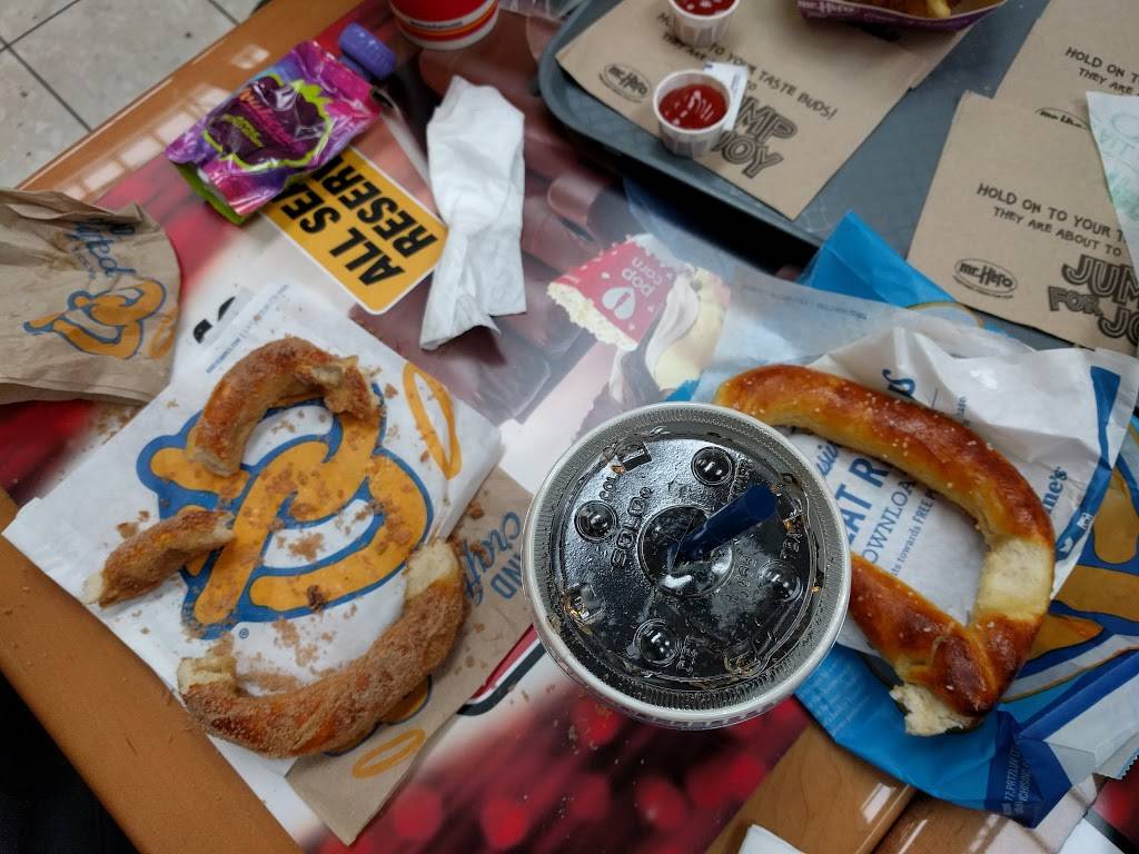 Auntie Annes Pretzels | restaurant | Royalton & Howe Rds, Strongsville, OH 44136, USA | 4405729722 OR +1 440-572-9722